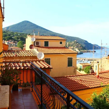 La Terrazza Sugli Aranci ריו מרינה